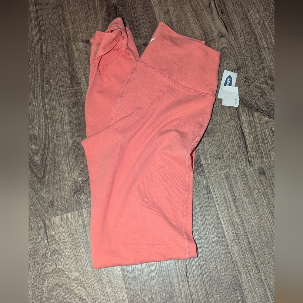 Old Navy Active leggings in coral pink NWT